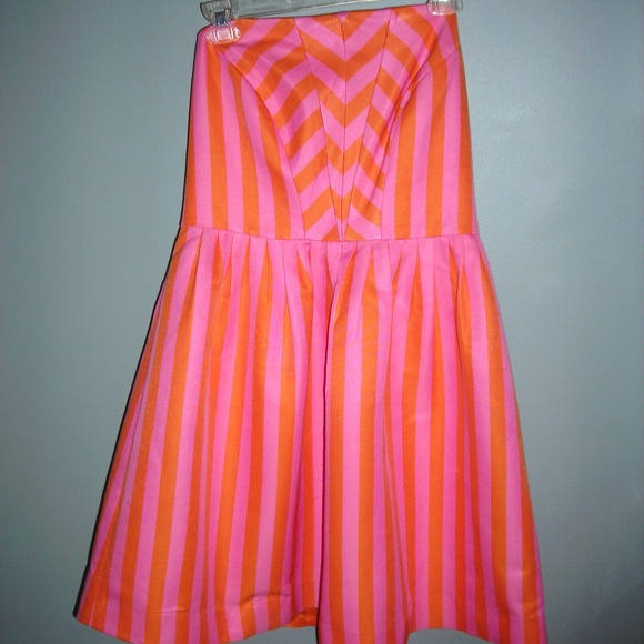 LILLY PULITZER Dresses & Skirts - LILLY PULITZER strapless dress Size 12
